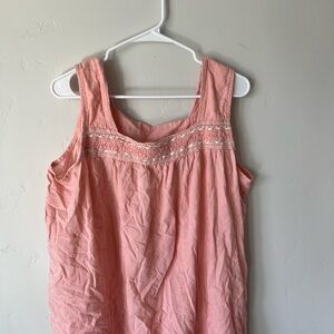 Vintage nightgown Dress reminds me of doen no tags